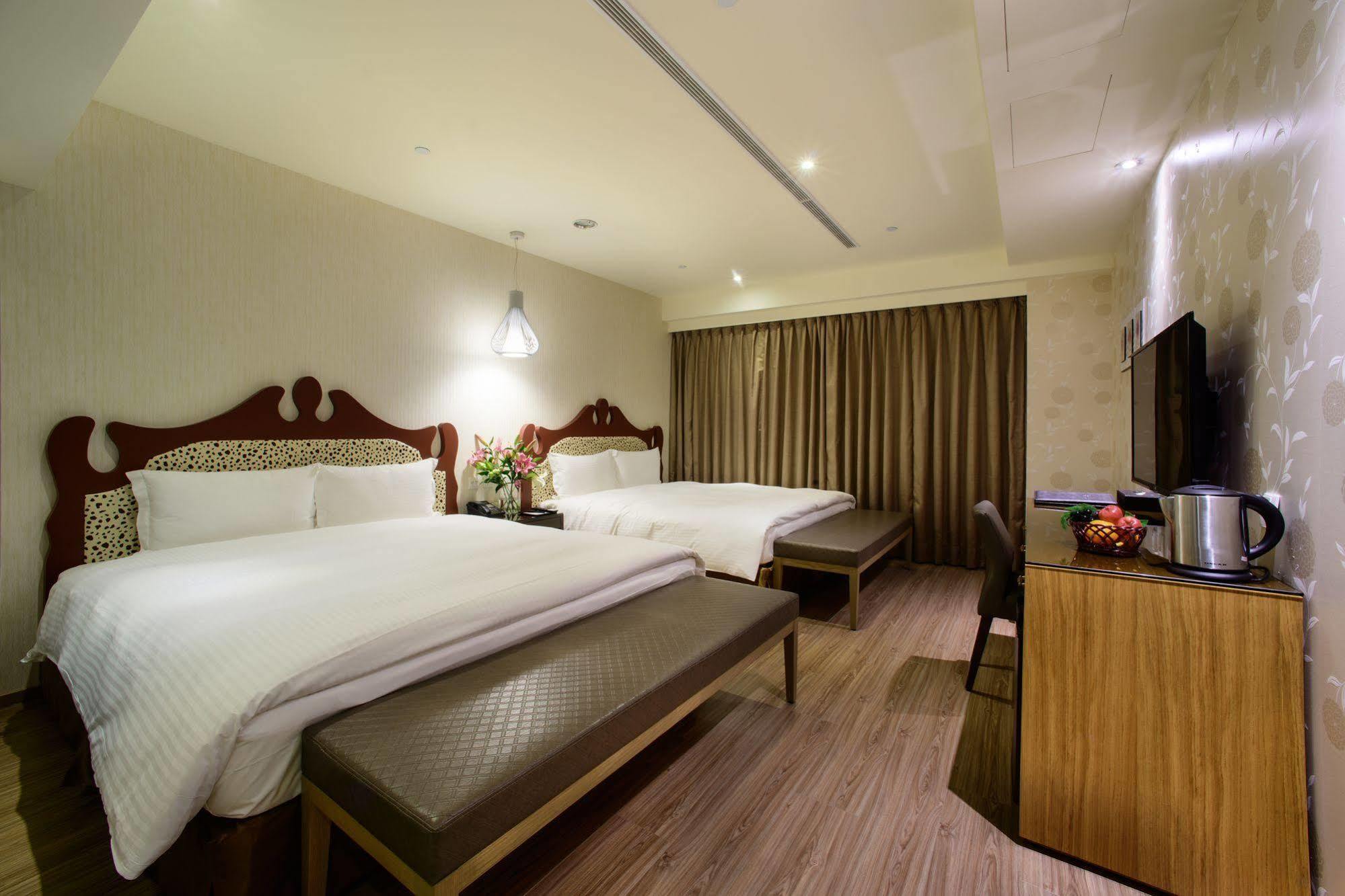 สเตย์ โฮเต็ล Hotel ไถจง ภายนอก รูปภาพ