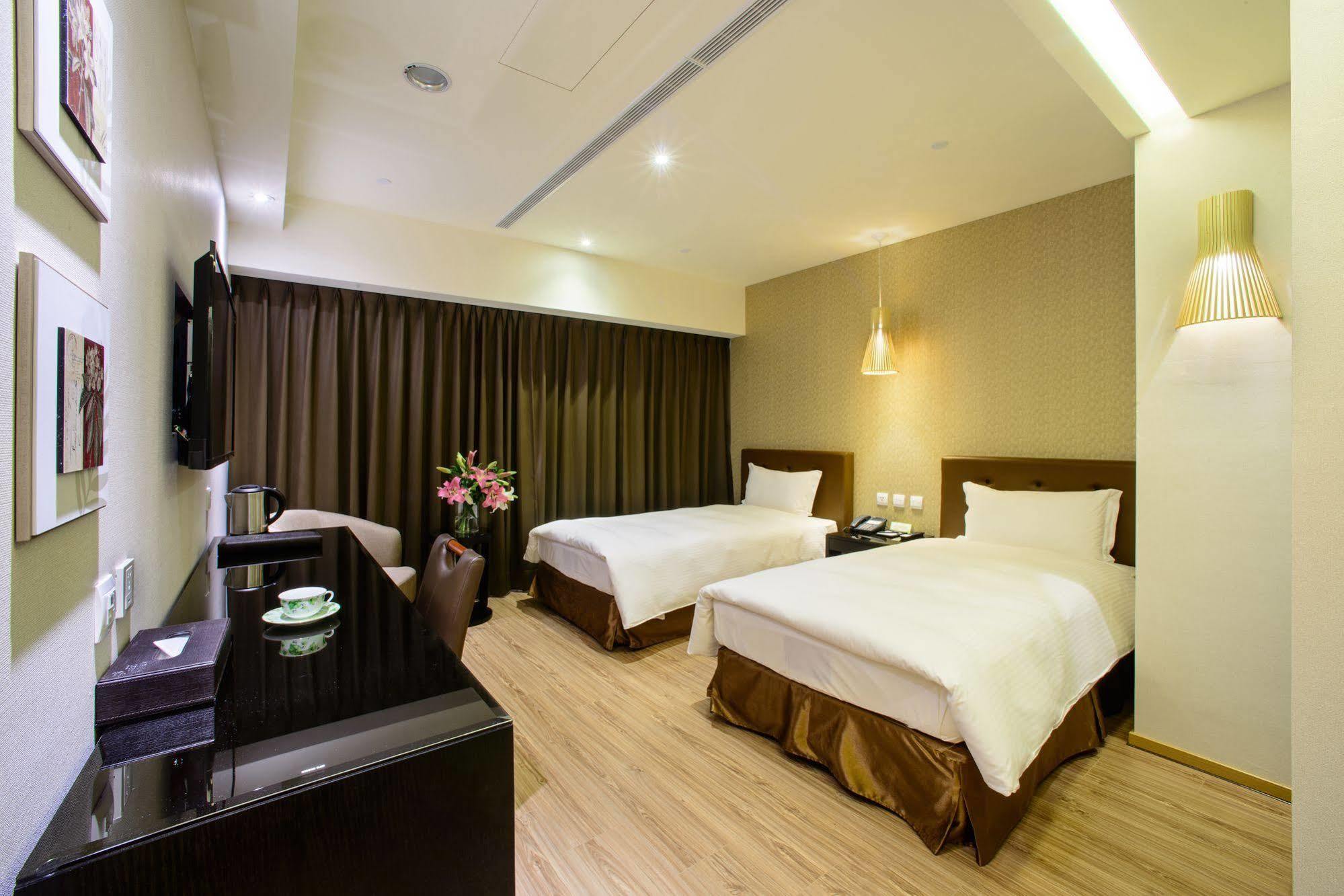 สเตย์ โฮเต็ล Hotel ไถจง ภายนอก รูปภาพ
