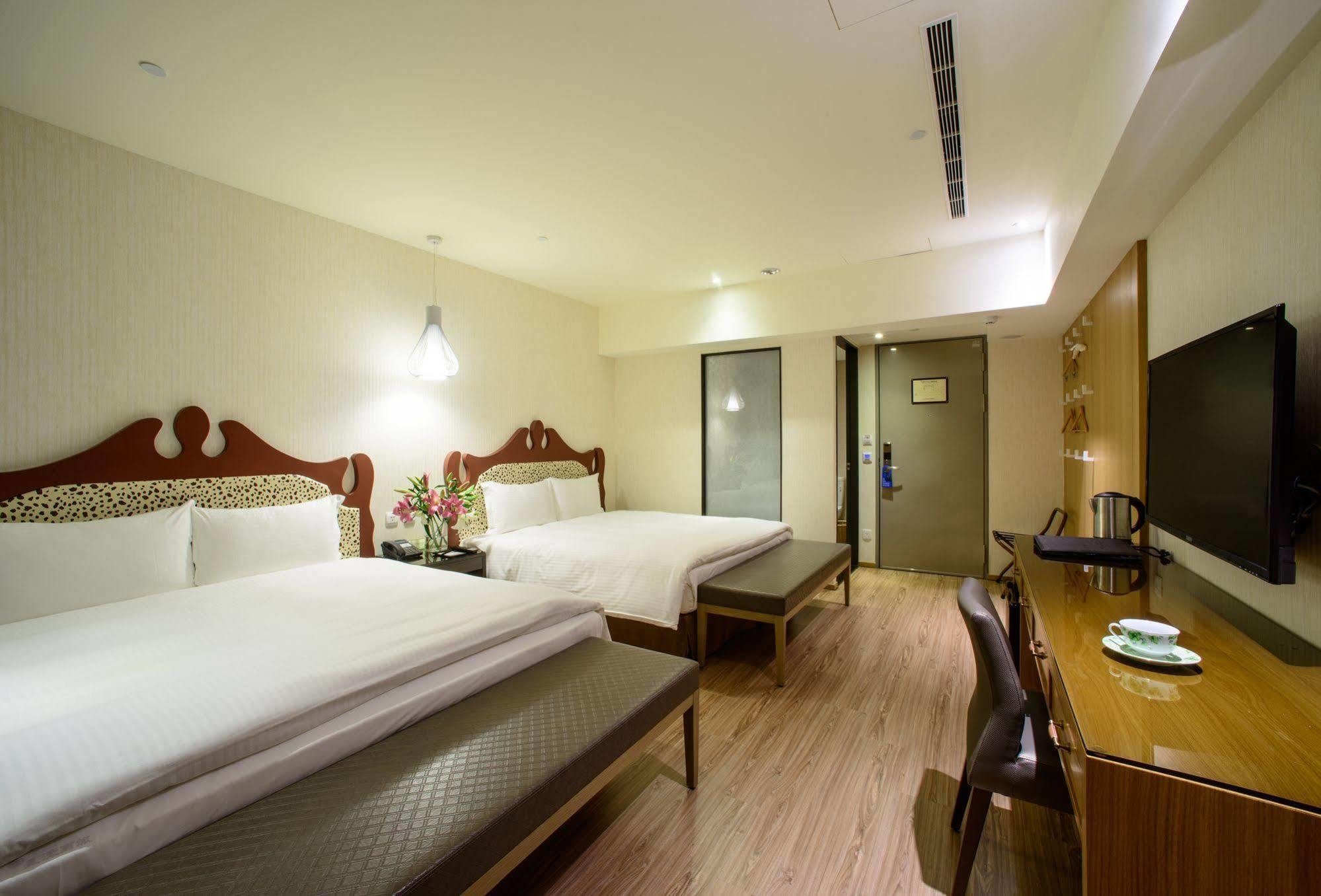 สเตย์ โฮเต็ล Hotel ไถจง ภายนอก รูปภาพ