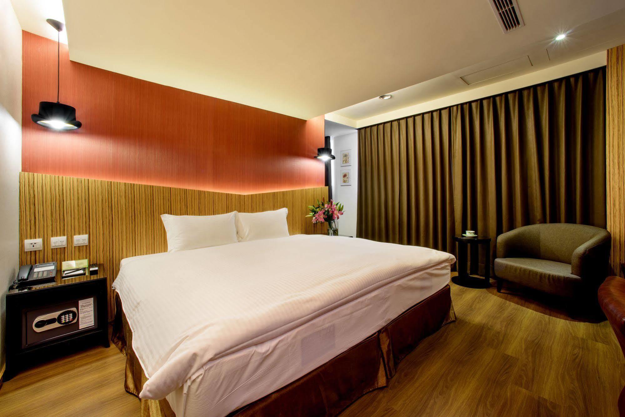 สเตย์ โฮเต็ล Hotel ไถจง ภายนอก รูปภาพ