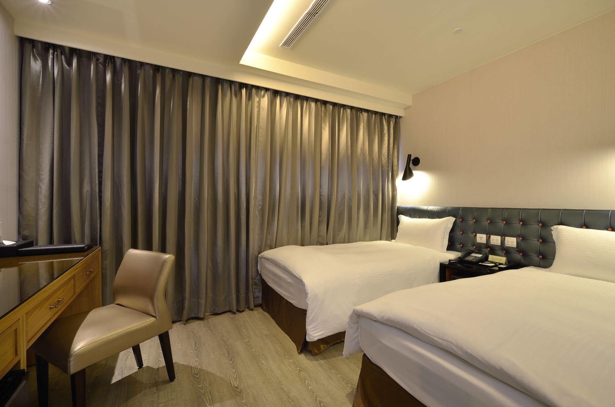 สเตย์ โฮเต็ล Hotel ไถจง ภายนอก รูปภาพ