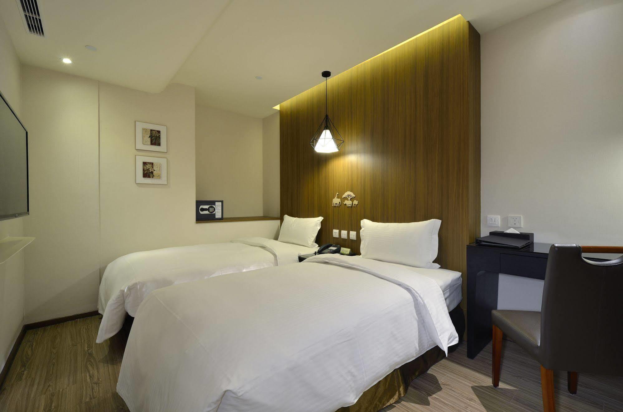 สเตย์ โฮเต็ล Hotel ไถจง ภายนอก รูปภาพ